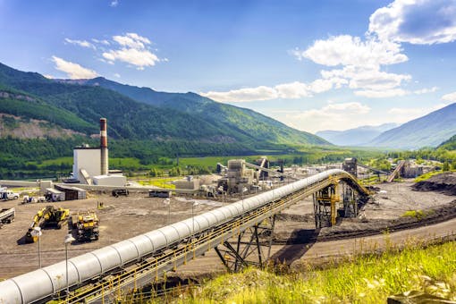 Pipeline cutting across landscape