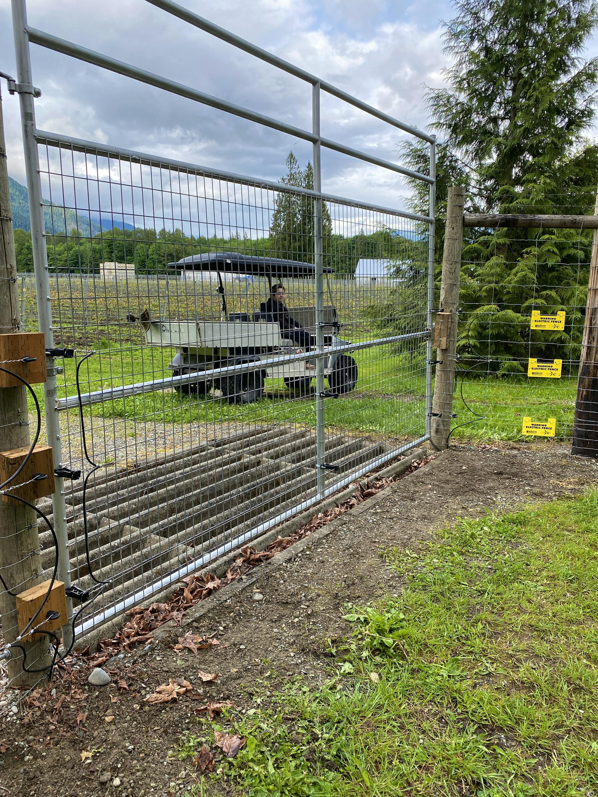 Electric fence on sauk farm