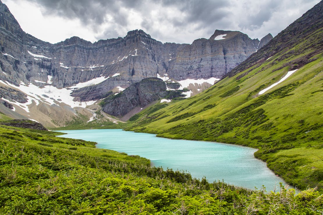 First view of cracker lake with mountains behind