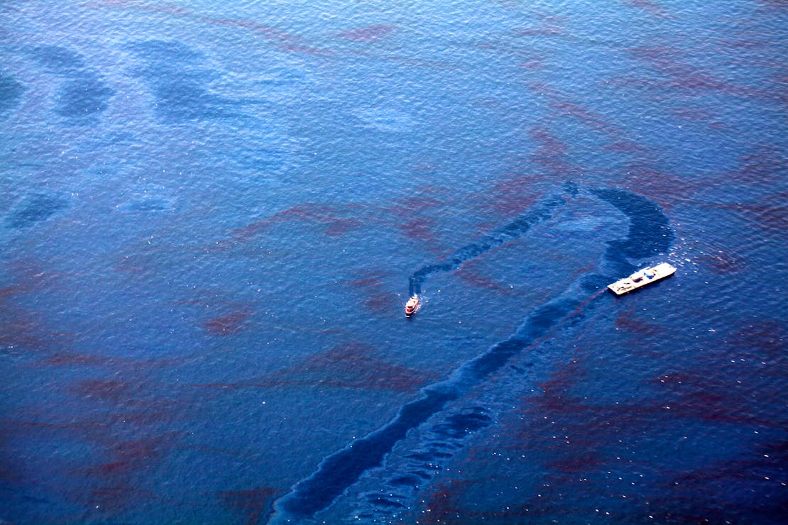 Oil spill response actions near drill site May 27, 2010