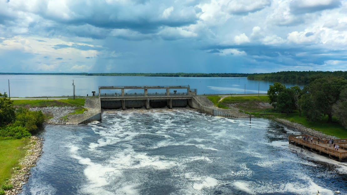 The Kirkpatrick Dam in front of the Ocklawaha River