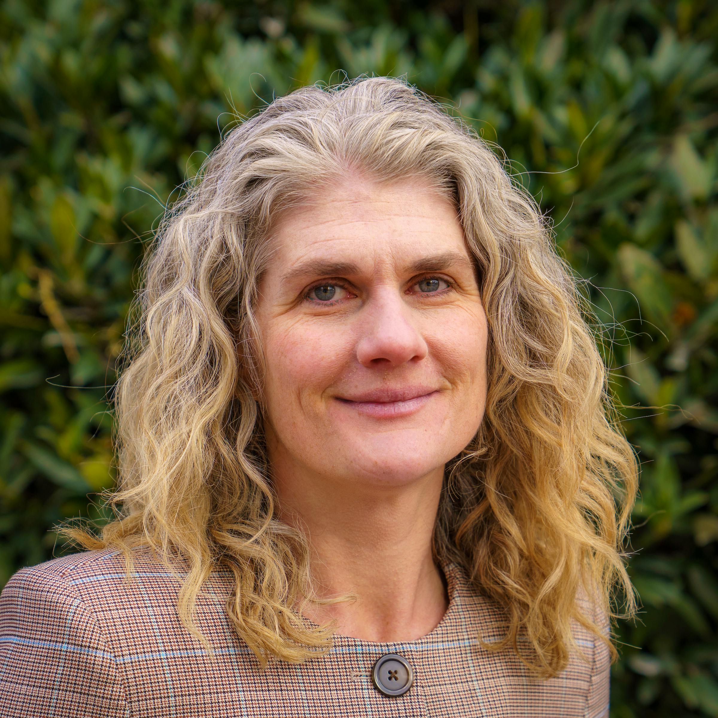 Ellen Richmond Headshot